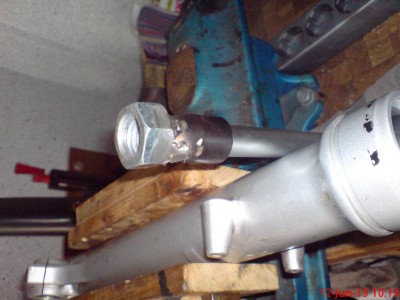 Bithalter eines Schlagschraubers mit M 18er Mutter verschweißt...