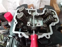 ..die gezeigte Passhülse ist nicht die &quot;normale&quot; 8mm, die in allen anderen DR 650 verbaut wurde, sondern eine 8,3mm!