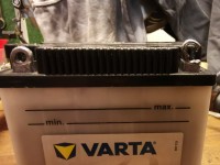 Pol einseitig abgerissen