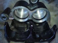 IMG_20200320_183324.jpg (401.63 KiB) 2900 mal betrachtet ...nach dem gründlichen Säubern mit feiner Messingbürste und Spülen mit Bremsenreiniger, werden die neuen Dichtungsringe montiert...