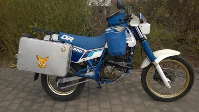 01-Motorradansicht mit Koffer Seite.jpg